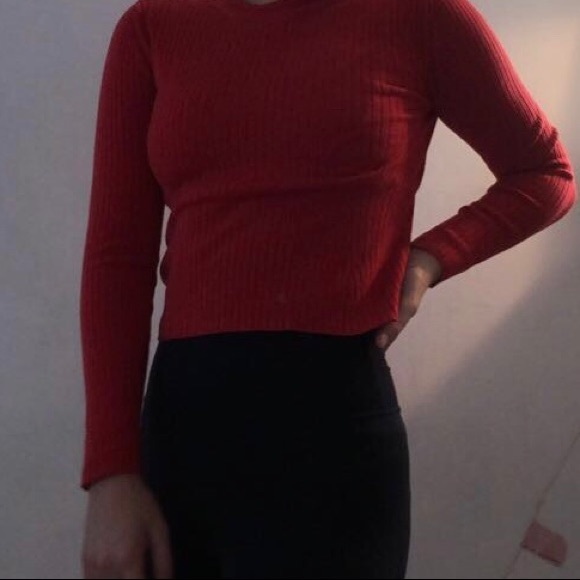 Red top - Picture 3 of 6